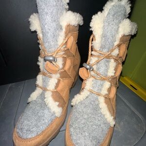 Sorel Tan and Gray Women's Winter Boots